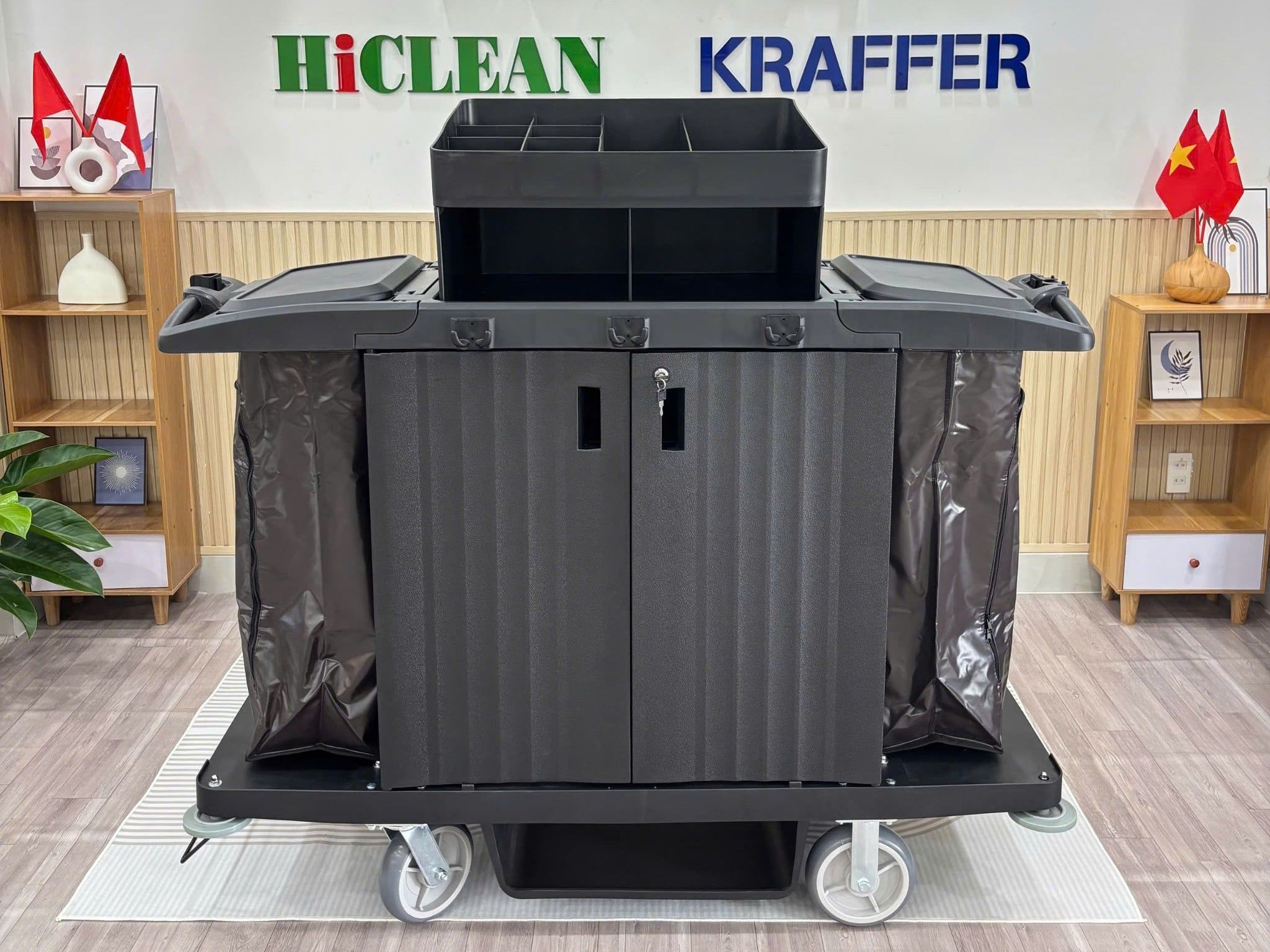 Xe đẩy dọn phòng khách sạn HiClean HC172A Xe đẩy dọn phòng khách sạn HiClean HC172A