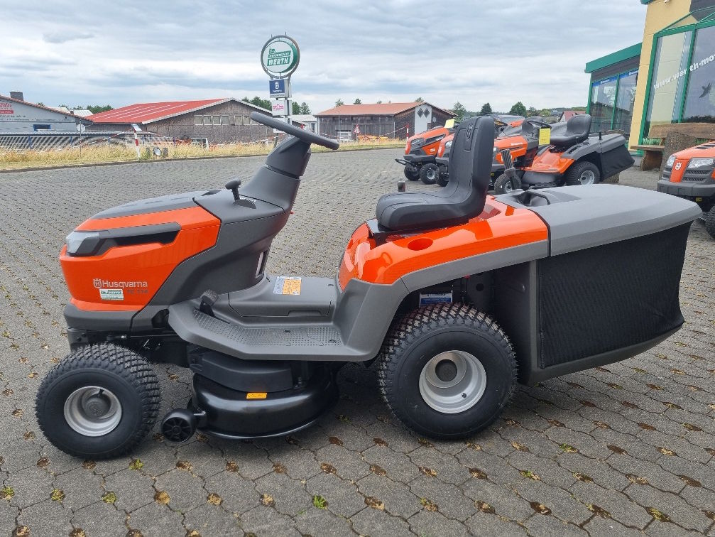 Máy cắt cỏ người lái có độ cao cắt tối đa 100mm Máy cắt cỏ người lái