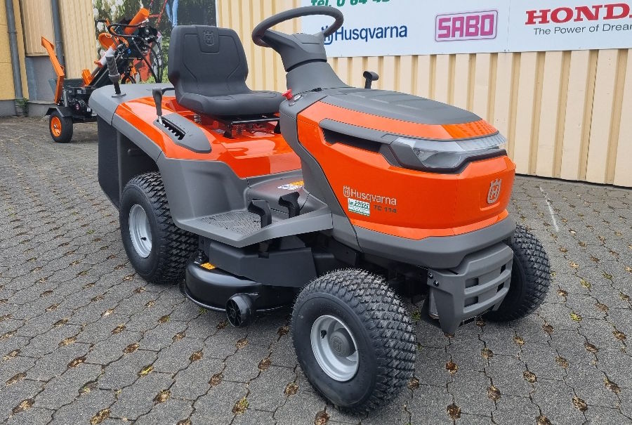 Máy cắt cỏ người lái Husqvarna TC 114 Máy cắt cỏ người lái Husqvarna TC 114