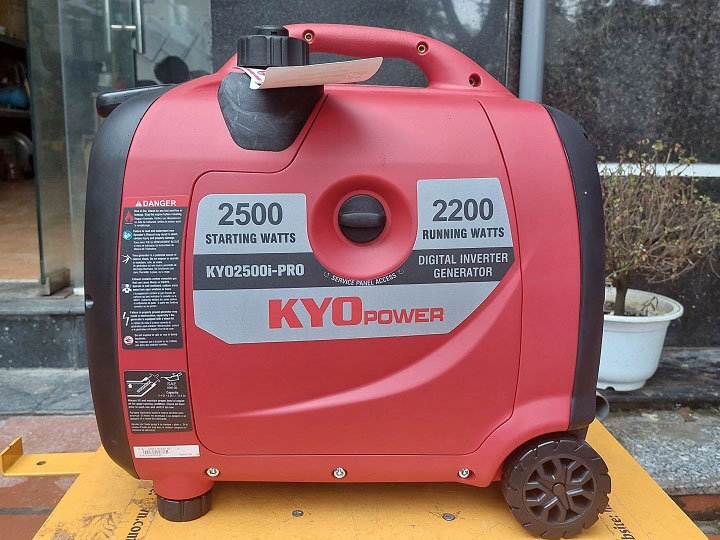 Máy phát điện chạy xăng cấp nguồn 1 pha Máy phát điện chạy xăng