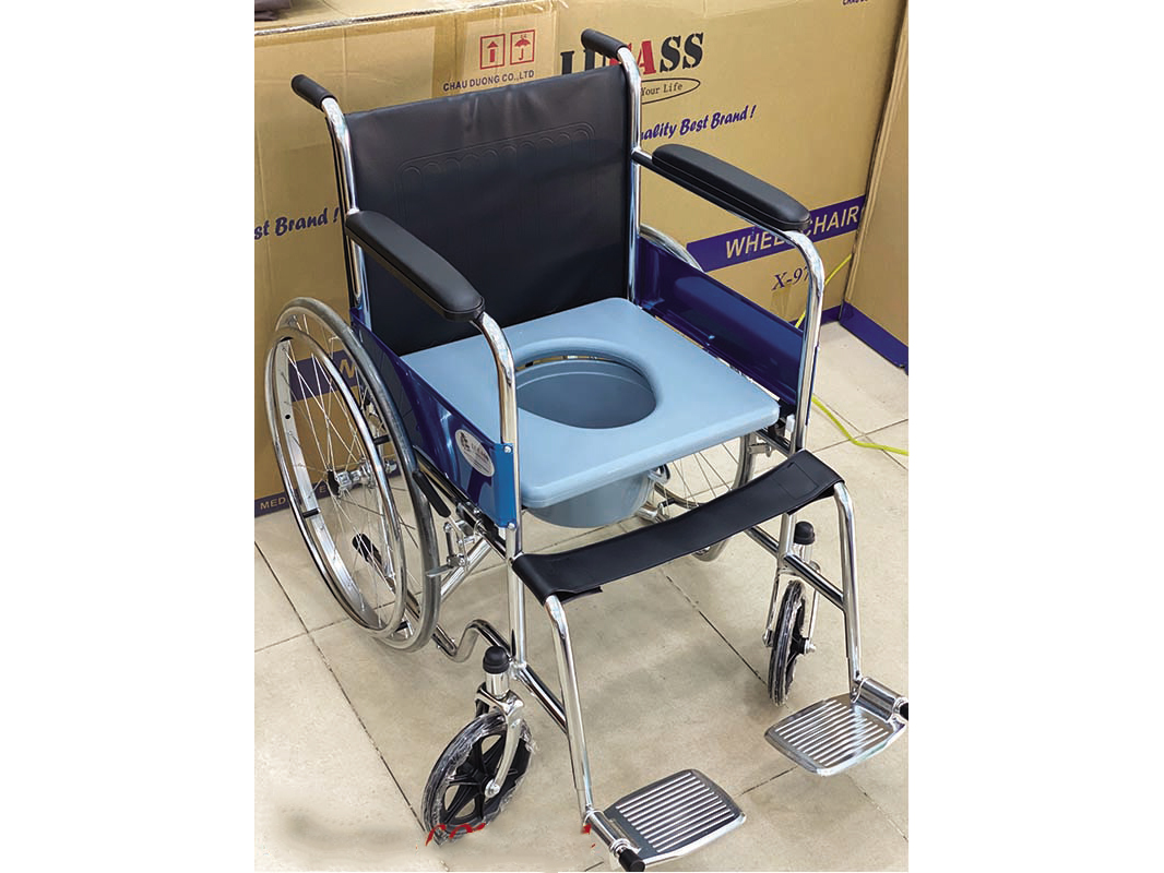 Xe lăn tay có bô vệ sinh Xe lăn tay có bô vệ sinh