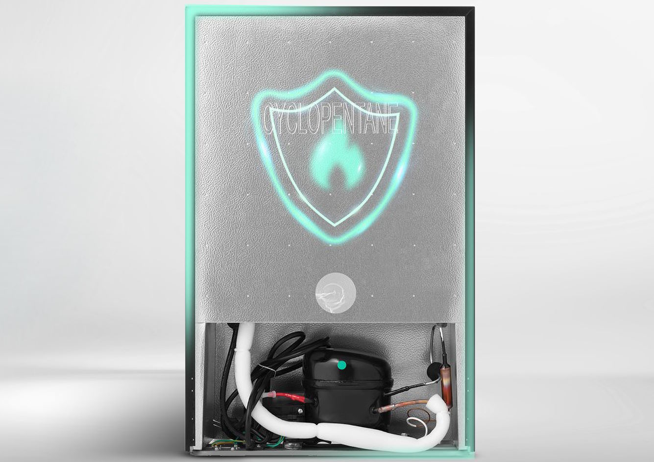 Mặt lưng kim loại – An toàn và bền bỉ Tủ lạnh mini Hisense