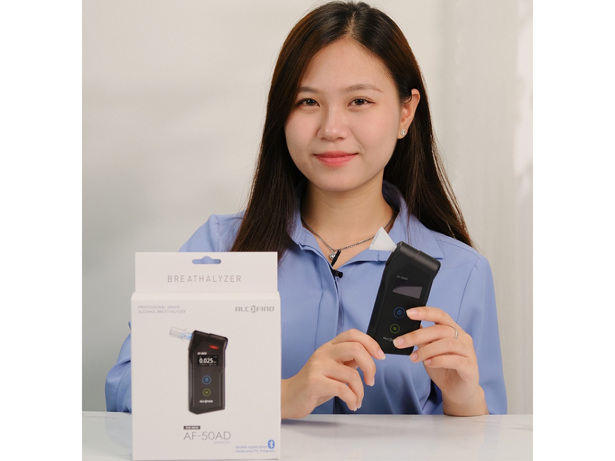 Máy đo nồng độ cồn  