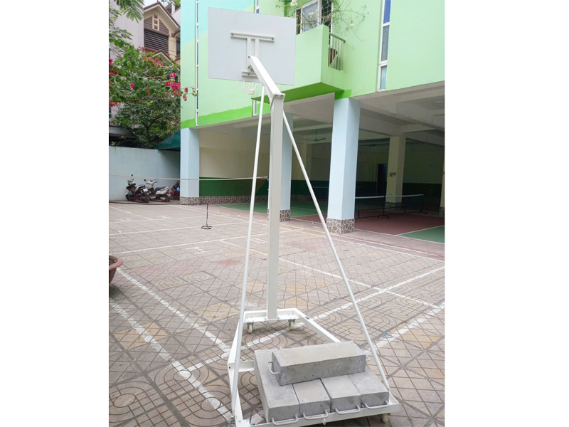 Trụ bóng rổ trường học 801829 có kết cấu rất chắc chắn 