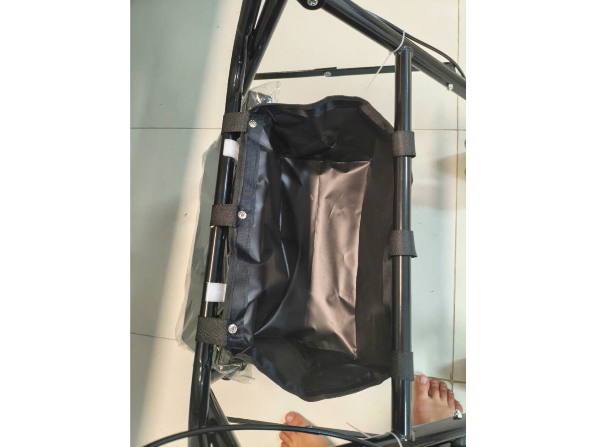 Xe đẩy tập đi có rổ  