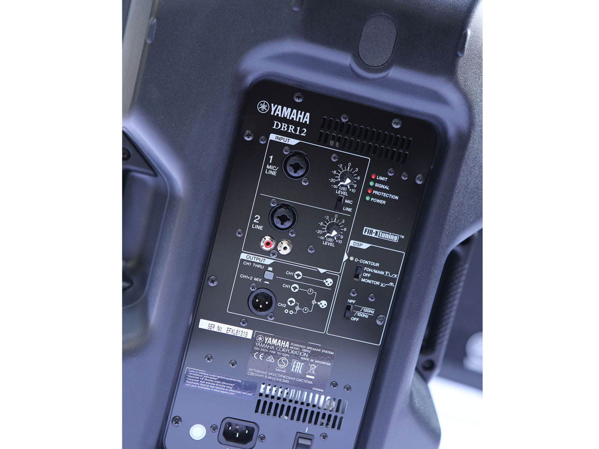 Cổng kết nối vào Yamaha DBR12 Yamaha DBR12