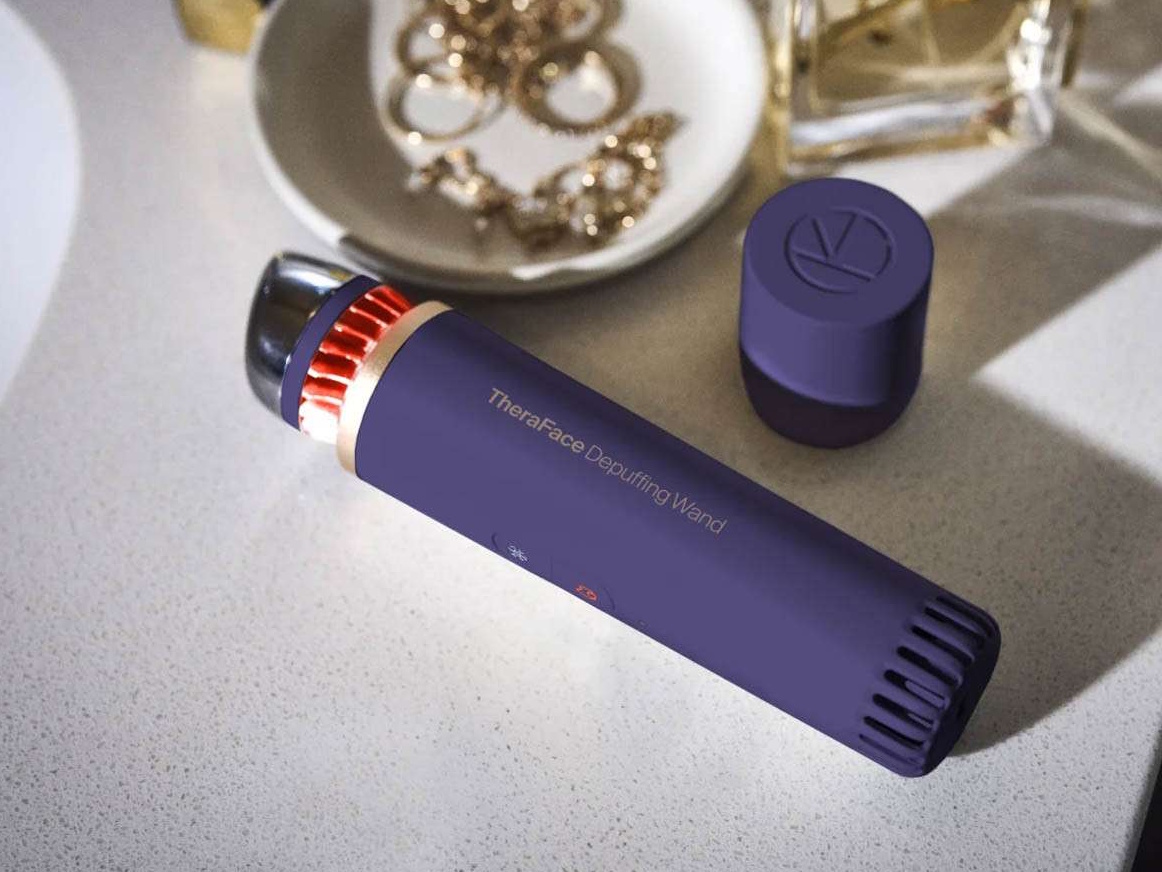 Máy massage đẩy tinh chất TheraFace Depuffing Wand