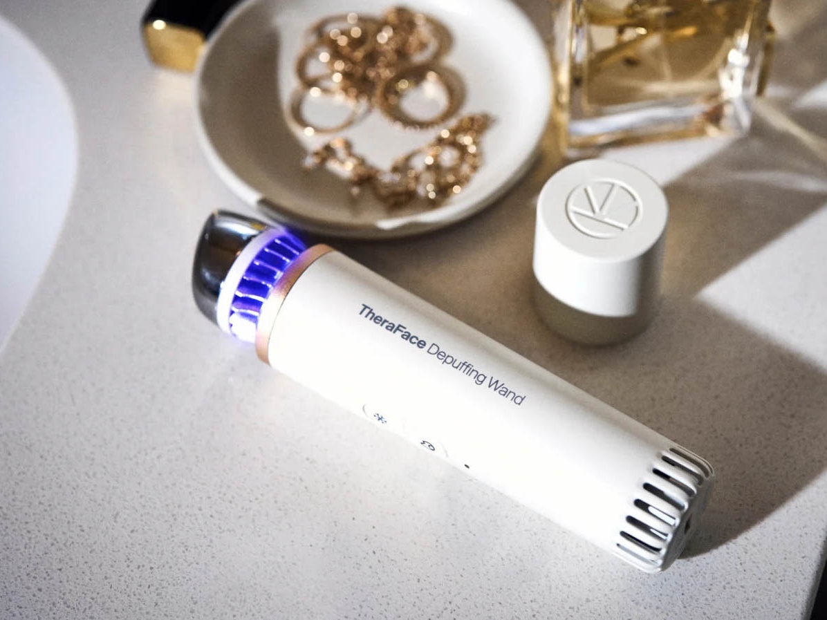 Máy massage đẩy tinh chất Therabody