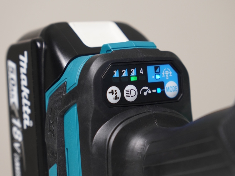 Máy siết bu lông 