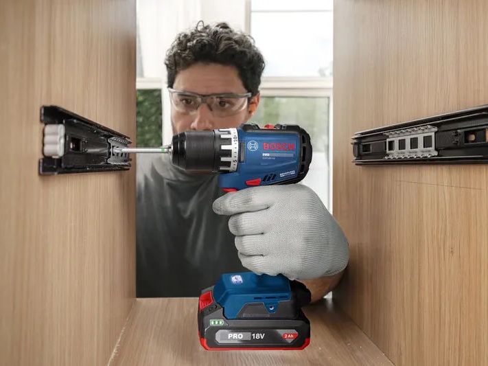 Máy khoan bắt vít dùng pin Bosch GSR 18V-52 06019S00C0