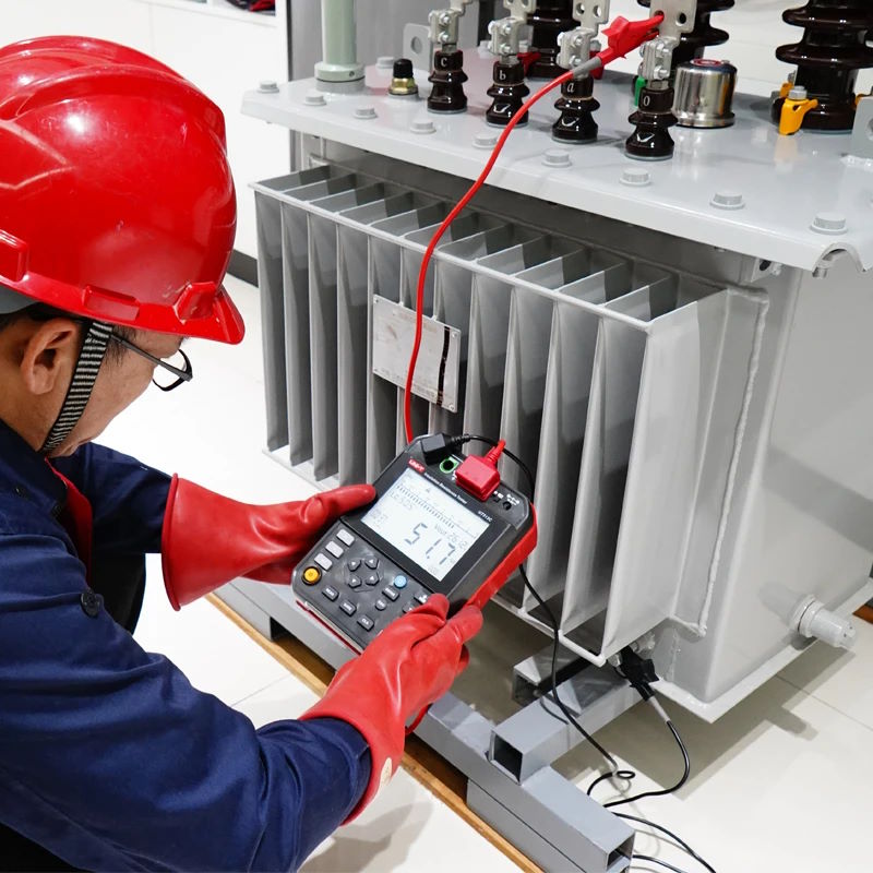 Máy đo điện trở cách điện UNI-T UT513C (5000V, 5.00TΩ)