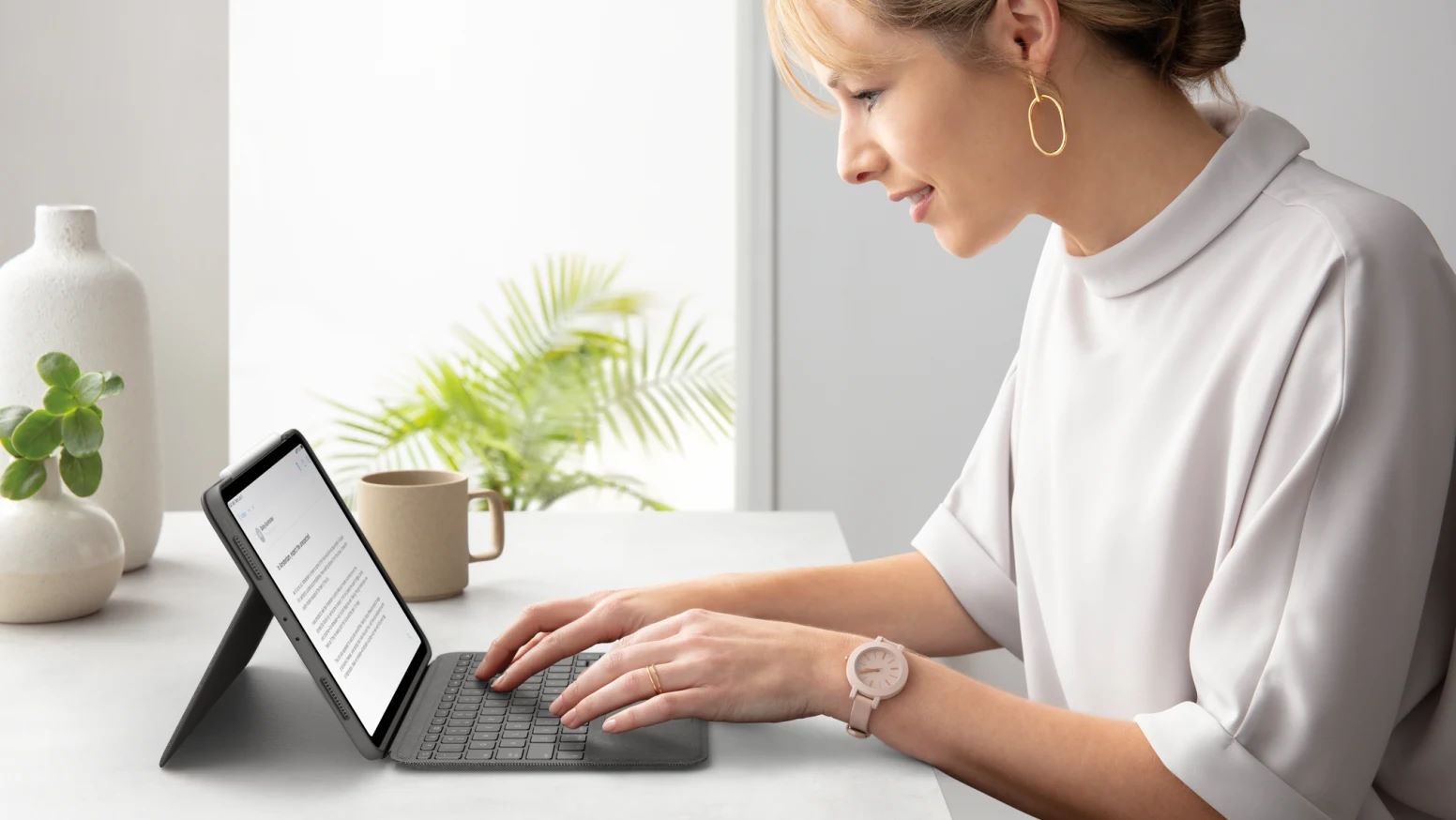 4 chế độ sử dụng linh hoạt cho mọi tình huống Keyboard Logitech Folio Touch for Ipad Air Gen(4th / 5th)