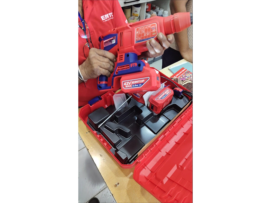 Máy khoan bê tông  