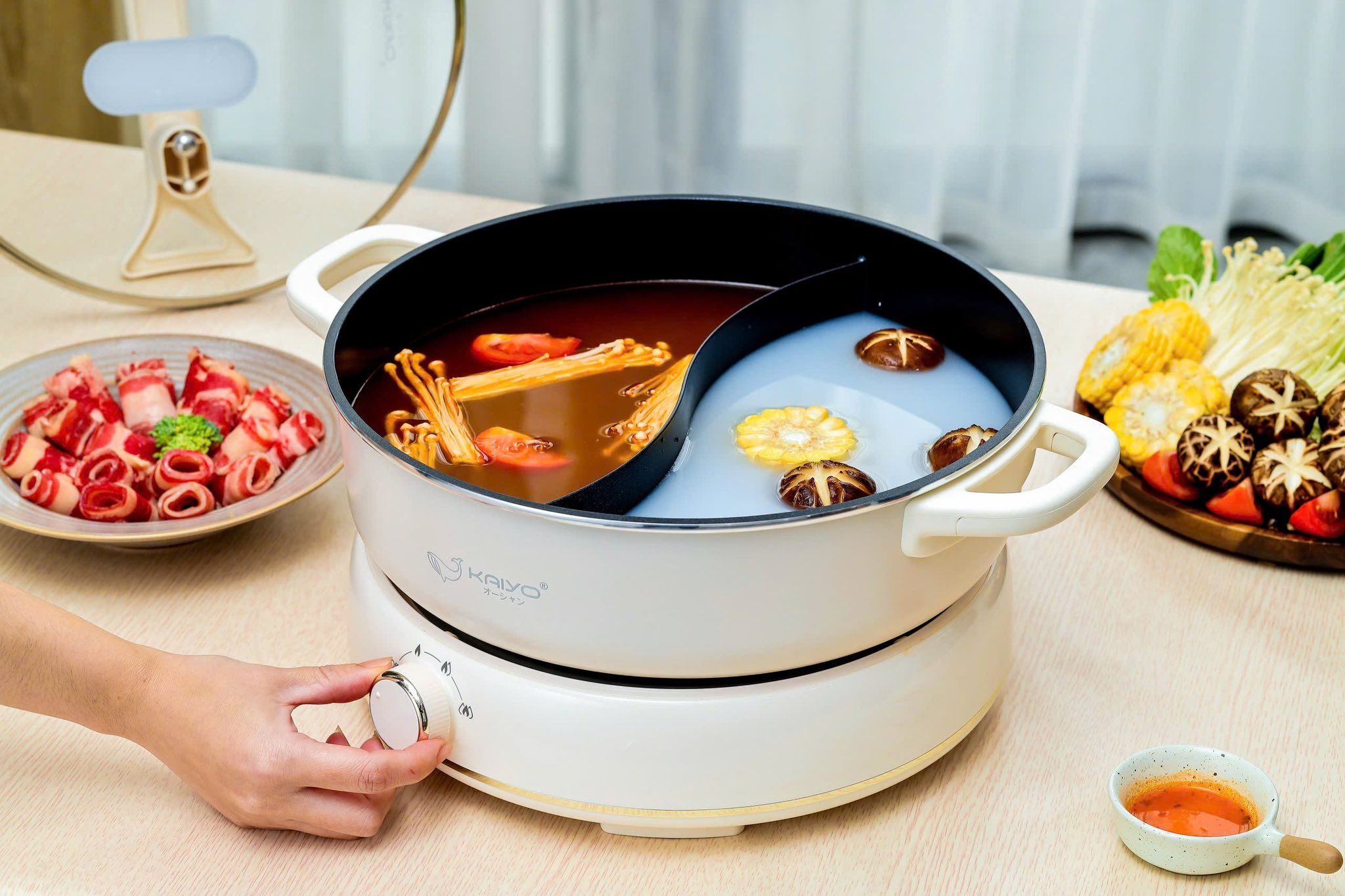 Nồi lẩu điện 2 ngăn Kaiyo KHP-064