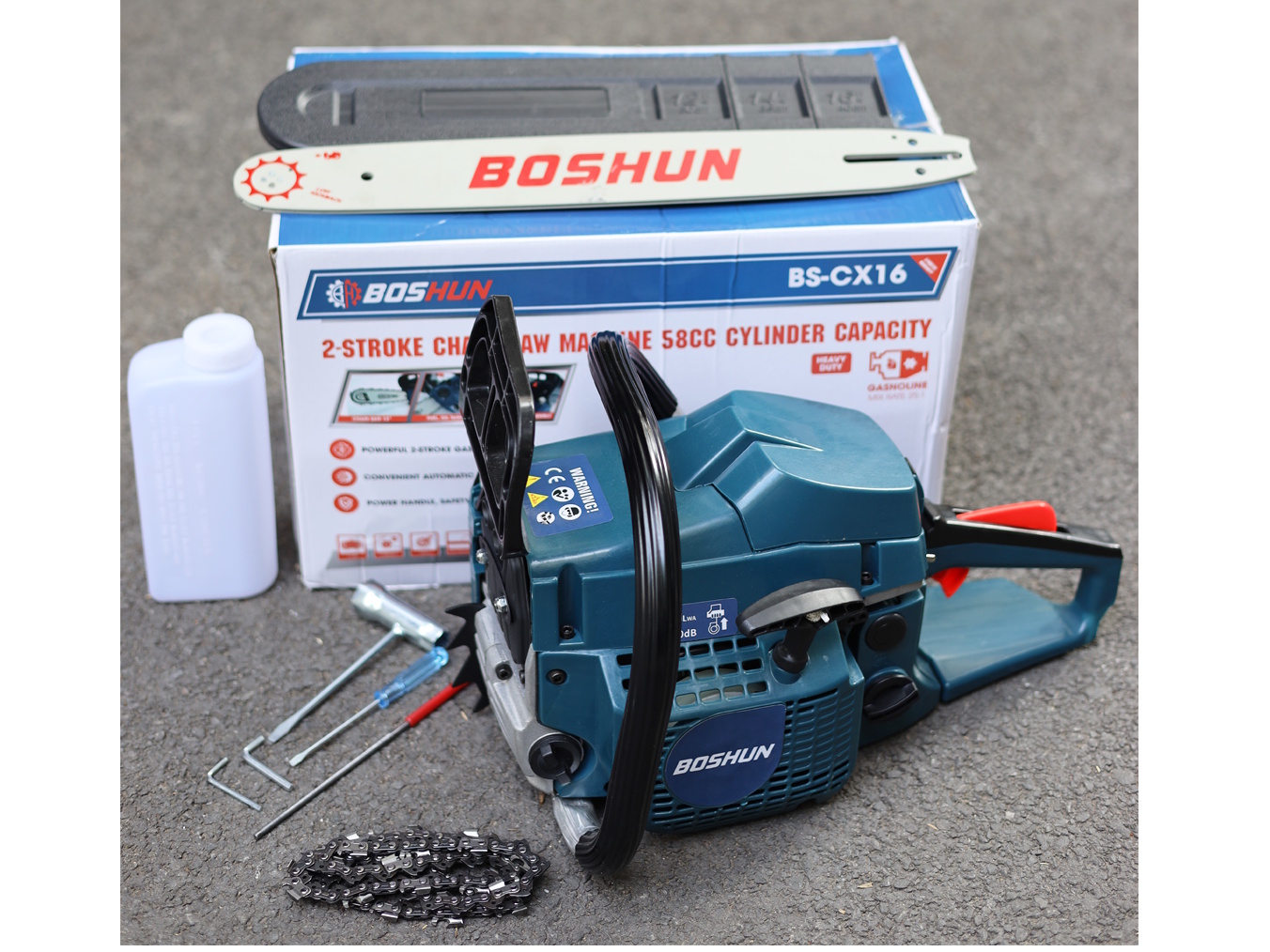 Máy cưa xích Boshun có tỉ lệ xăng pha nhớt 25:1 Máy cưa xích Boshun