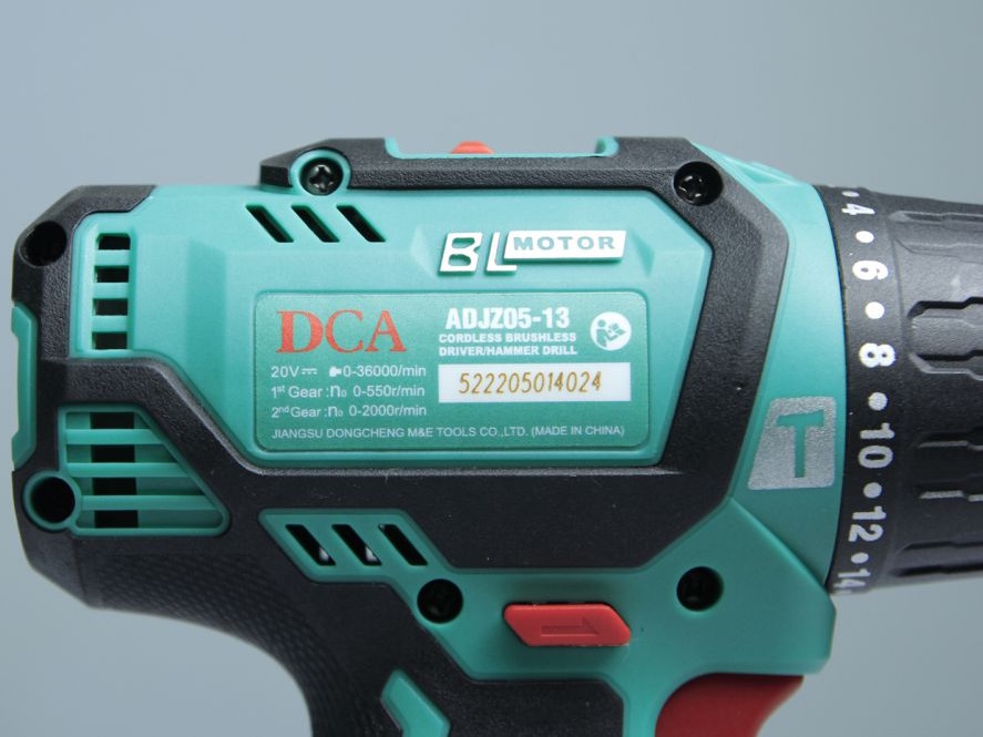 Máy khoan động lực  