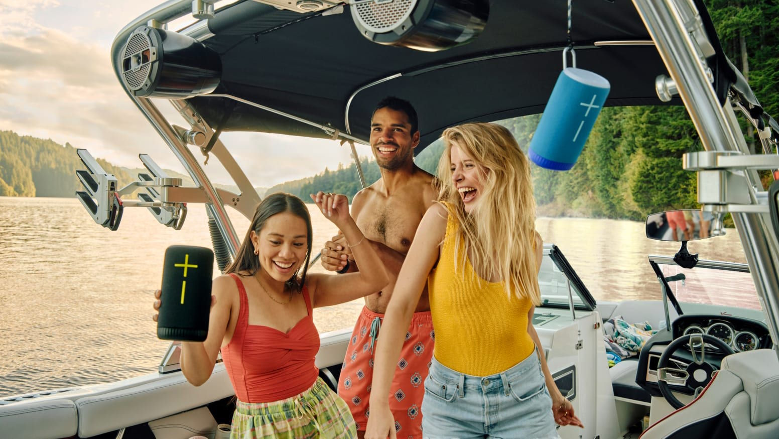 Loa Bluetooth Ultimate Ears Everboom