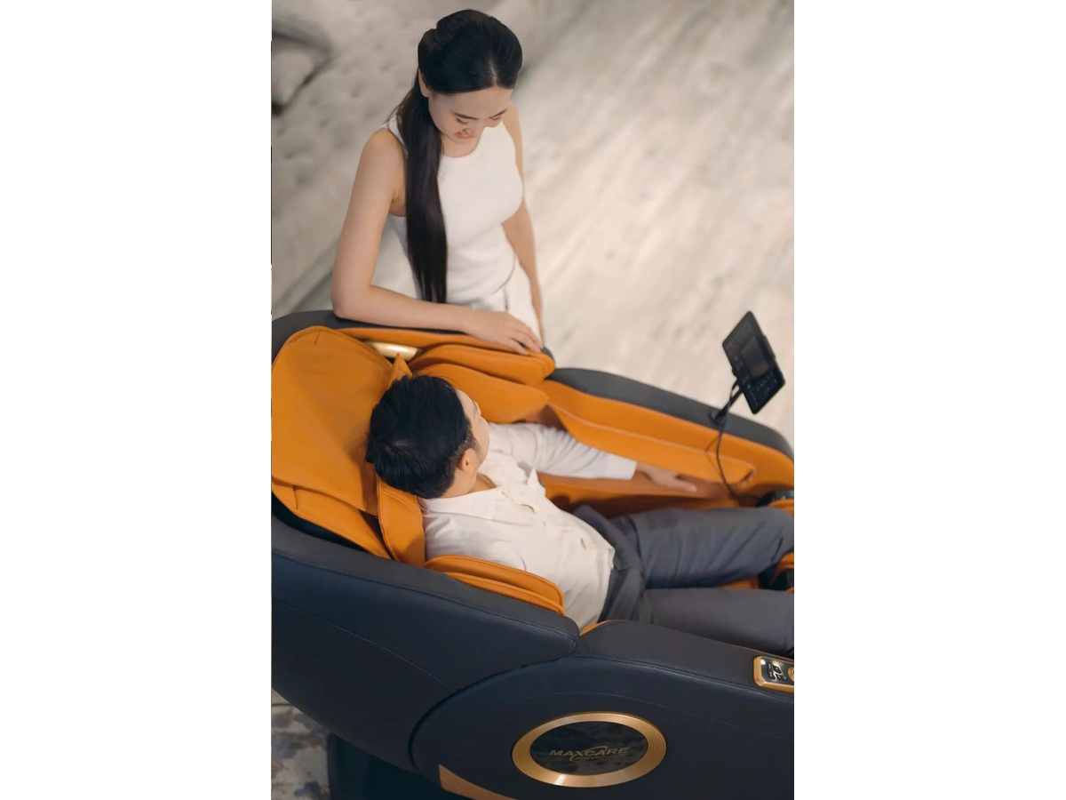 Ghế massage Maxcare dò tìm huyệt đạo chính xác Ghế massage Maxcare