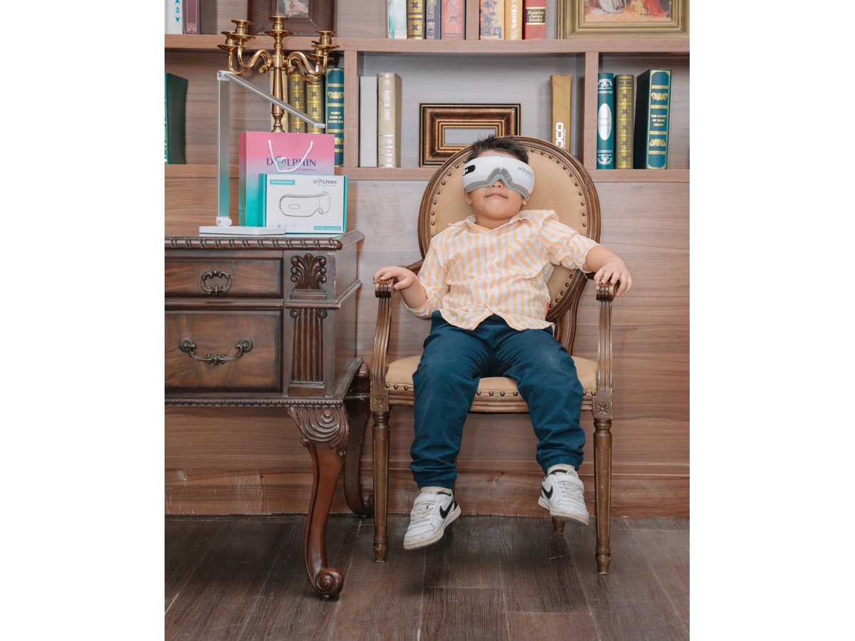 Kính massage mắt trẻ em có chế độ massage nóng Kính massage mắt trẻ em