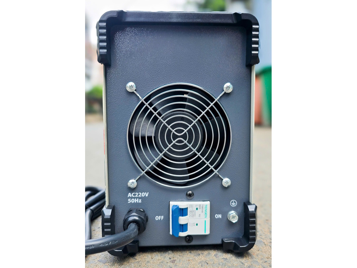 Máy hàn que BTEC dùng cho ngành cơ khí, xây dựng Máy hàn que BTEC