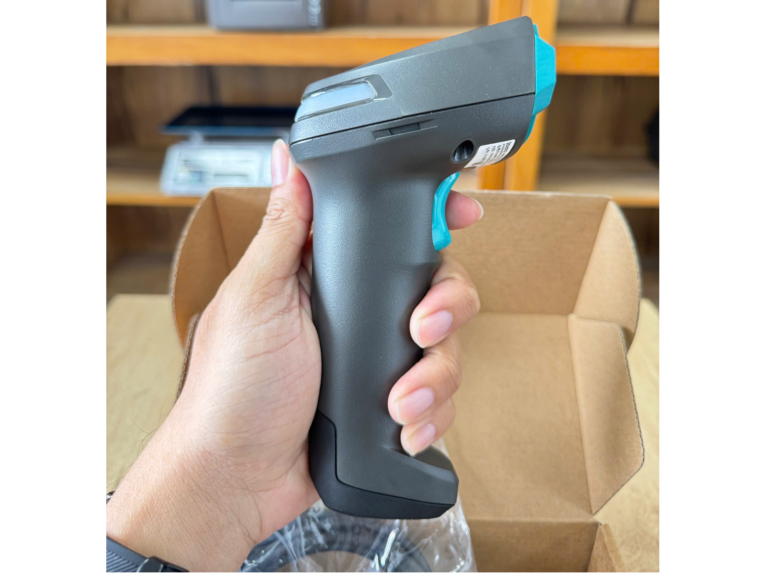 Máy đọc mã vạch iData chống va đập ở độ cao 1.8m Máy đọc mã vạch iData