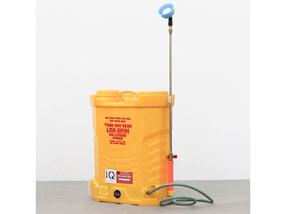 Máy phun thuốc trừ sâu 