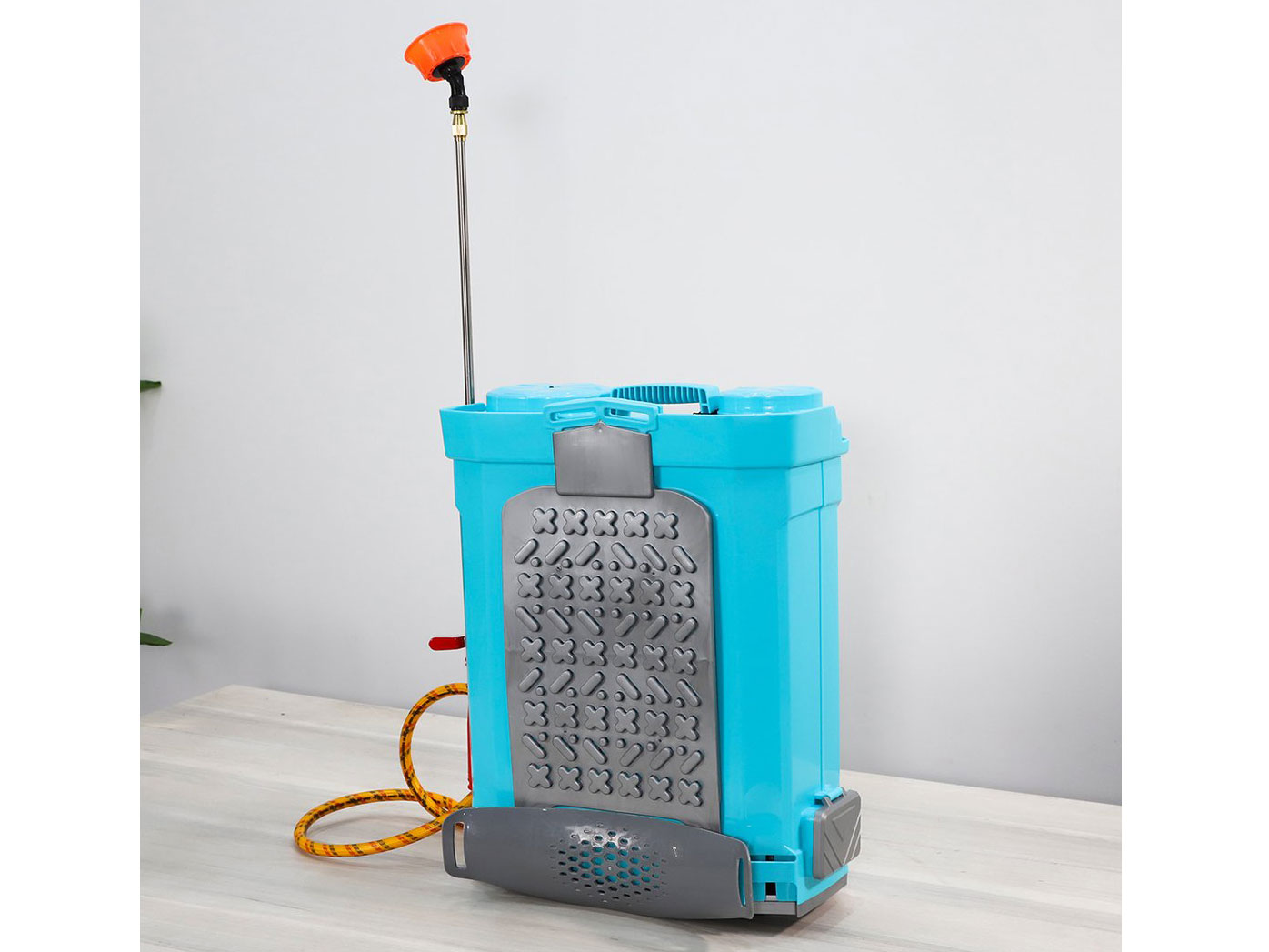 Máy phun thuốc trừ sâu 