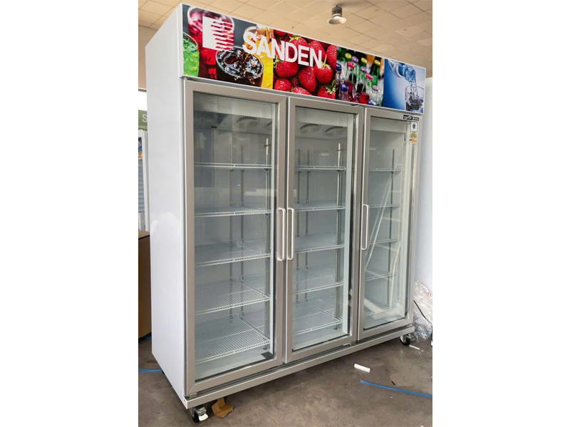 Tủ mát đứng Sanden 