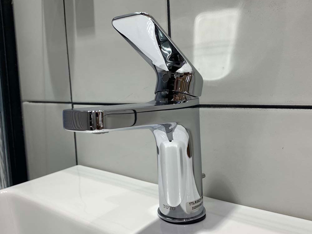 Vòi chậu nóng lạnh có kiểu dáng gọn gàng, đẹp mắt vòi chậu nóng lạnh