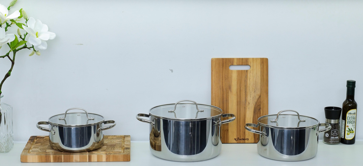 Nồi inox dùng cho cả bếp từ Nồi inox 18cm