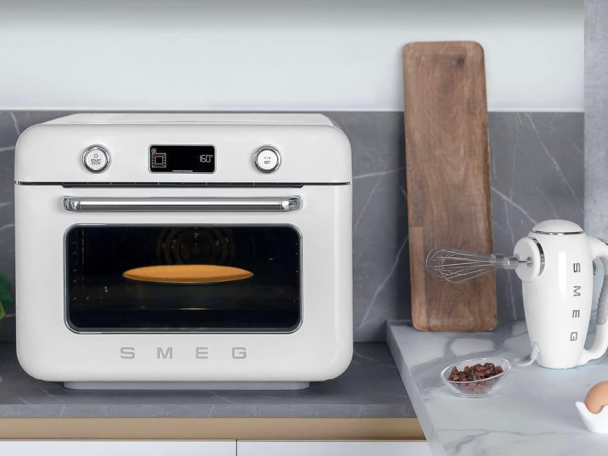 Lò nướng kèm hấp Smeg 50's Style COF01WHEU