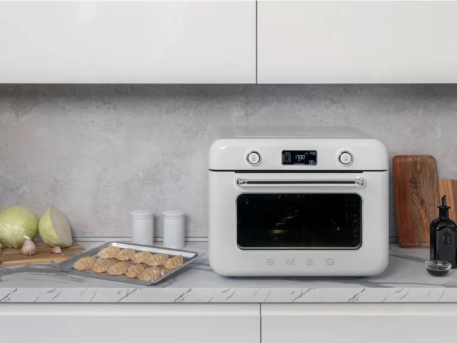 Lò nướng kèm hấp Smeg COF01WHEU
