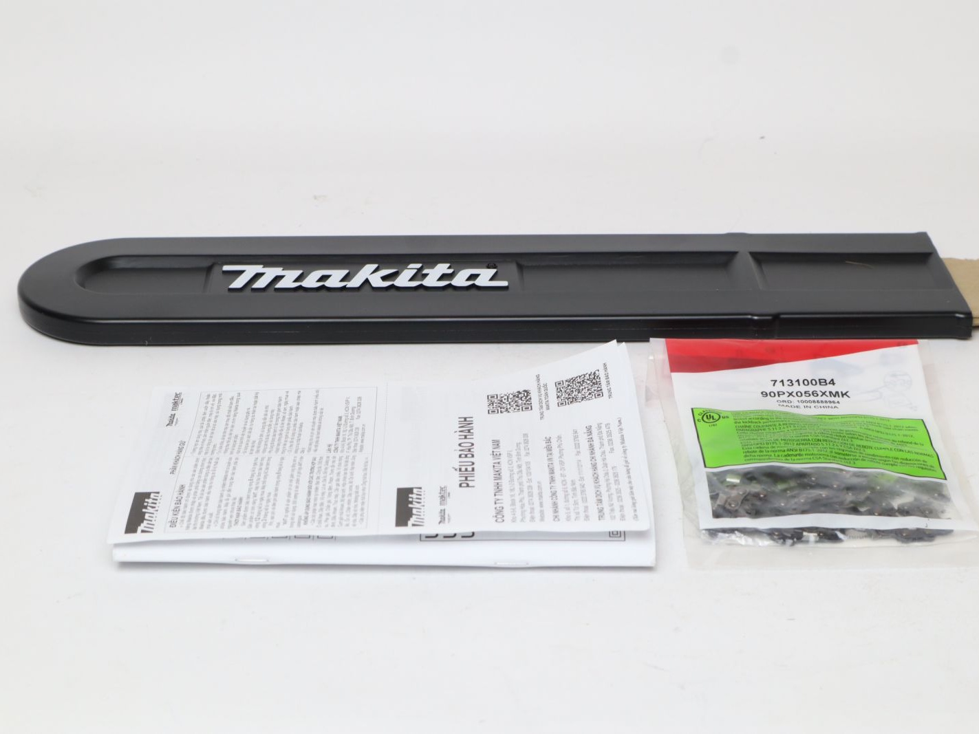 Máy cưa xích UC4041A