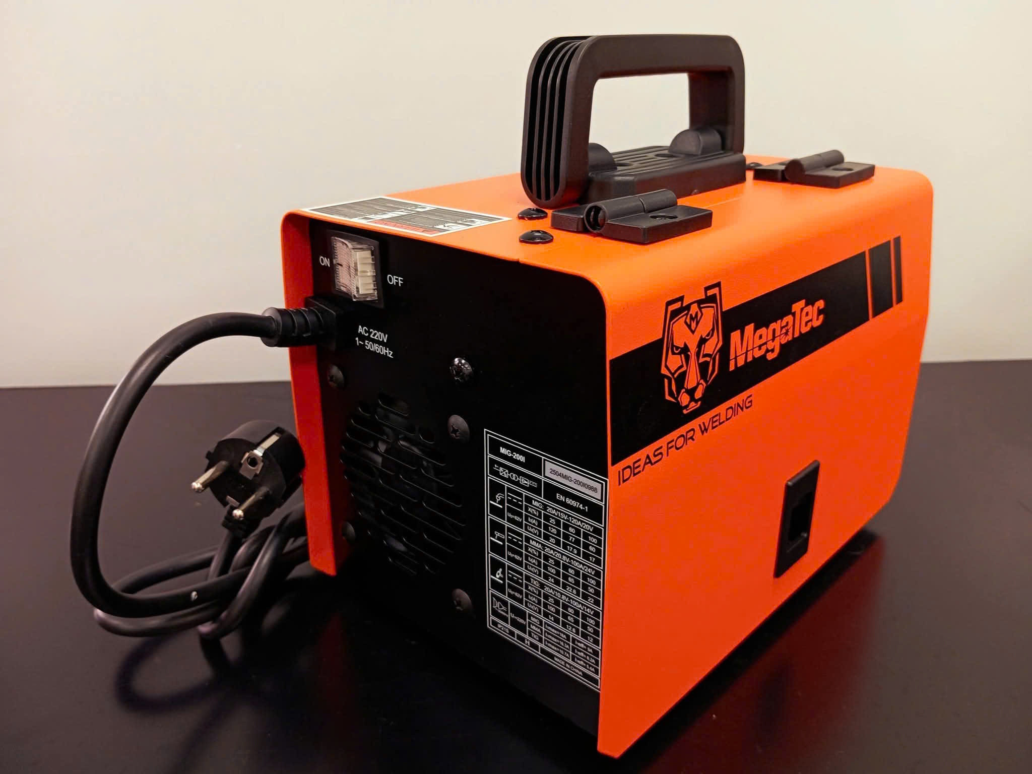 Megatec MIG-200 (MIG-200I)