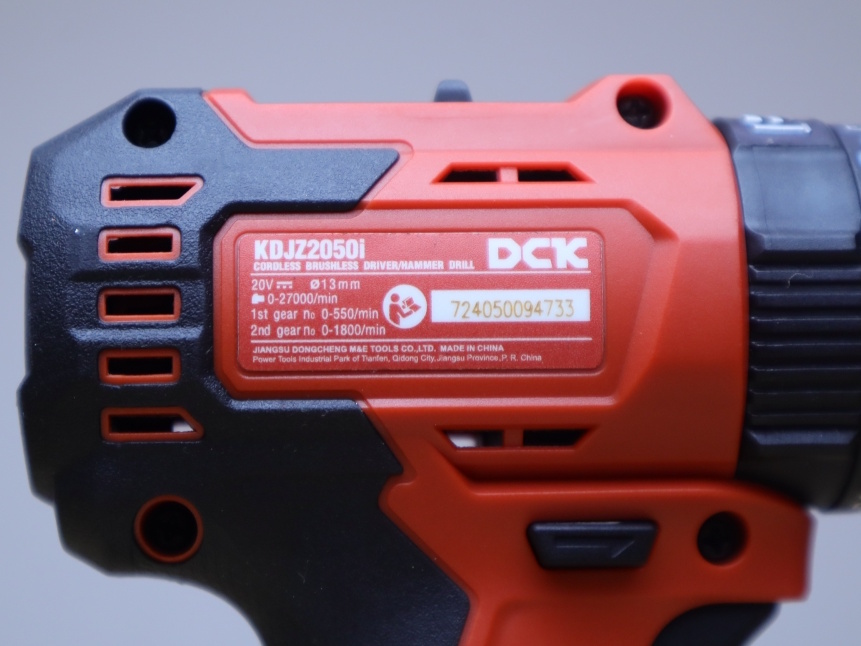 Máy khoan động lực dùng pin 