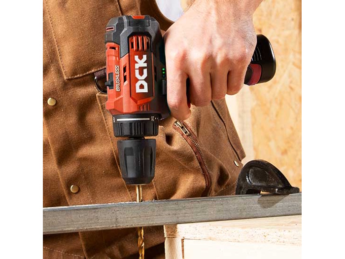 Máy khoan vặn vít dùng pin DCK  