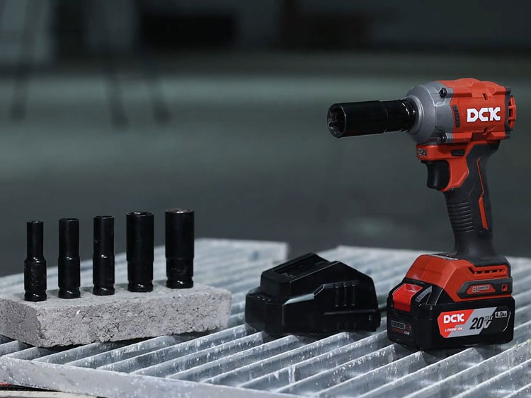 Máy siết bu lông dùng pin Li-ion 20V DCK KDPB358 (TYPE EM) Máy siết bu lông dùng pin Li-ion 20V DCK KDPB358 (TYPE EM)