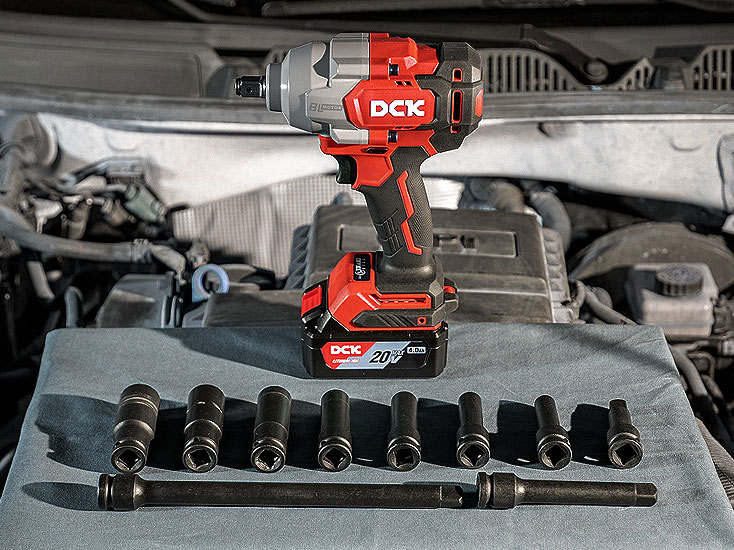 KDPB698 có 2 pin 5Ah KDPB698