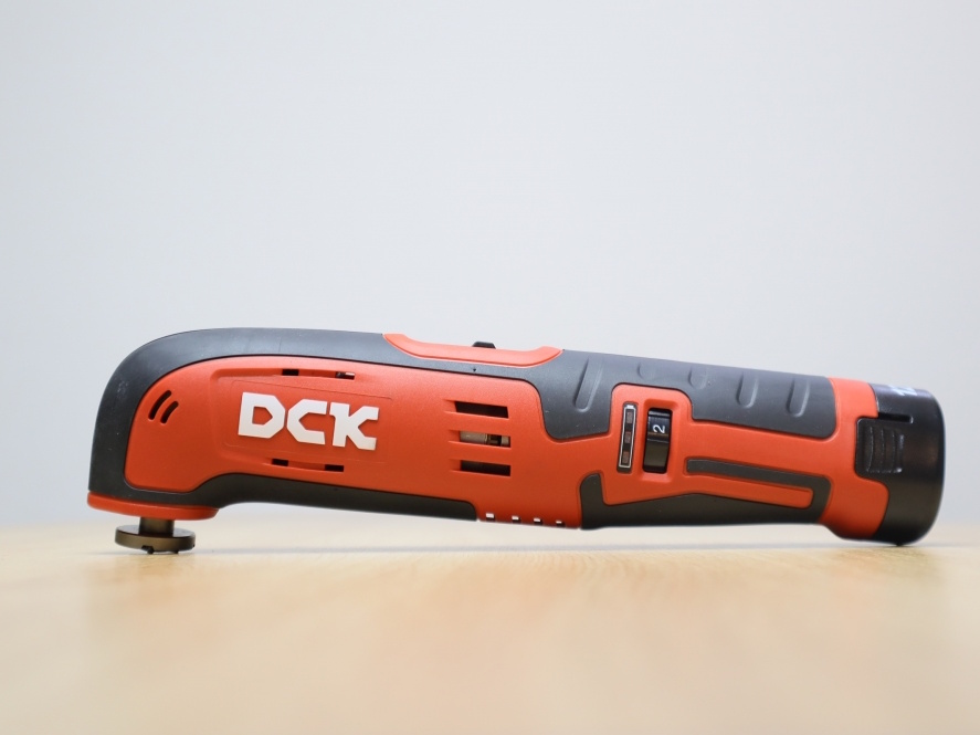Máy cắt đa năng DCK chỉ nặng 950g Máy cắt đa năng DCK