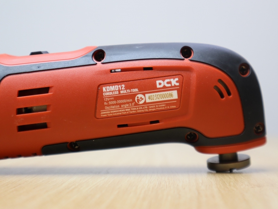 DCK KDMD12 dùng động cơ không chổi than DCK KDMD12