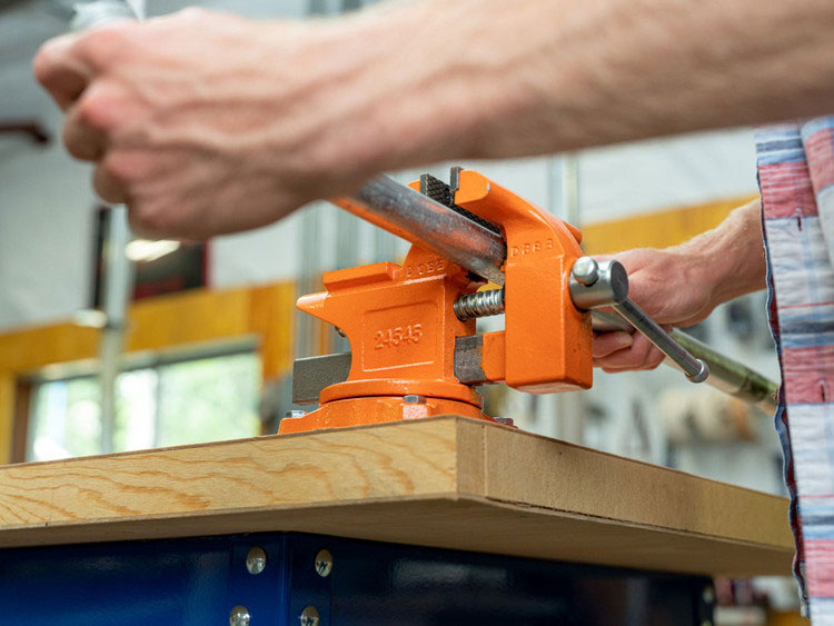 Ê tô Jorgensen 24545