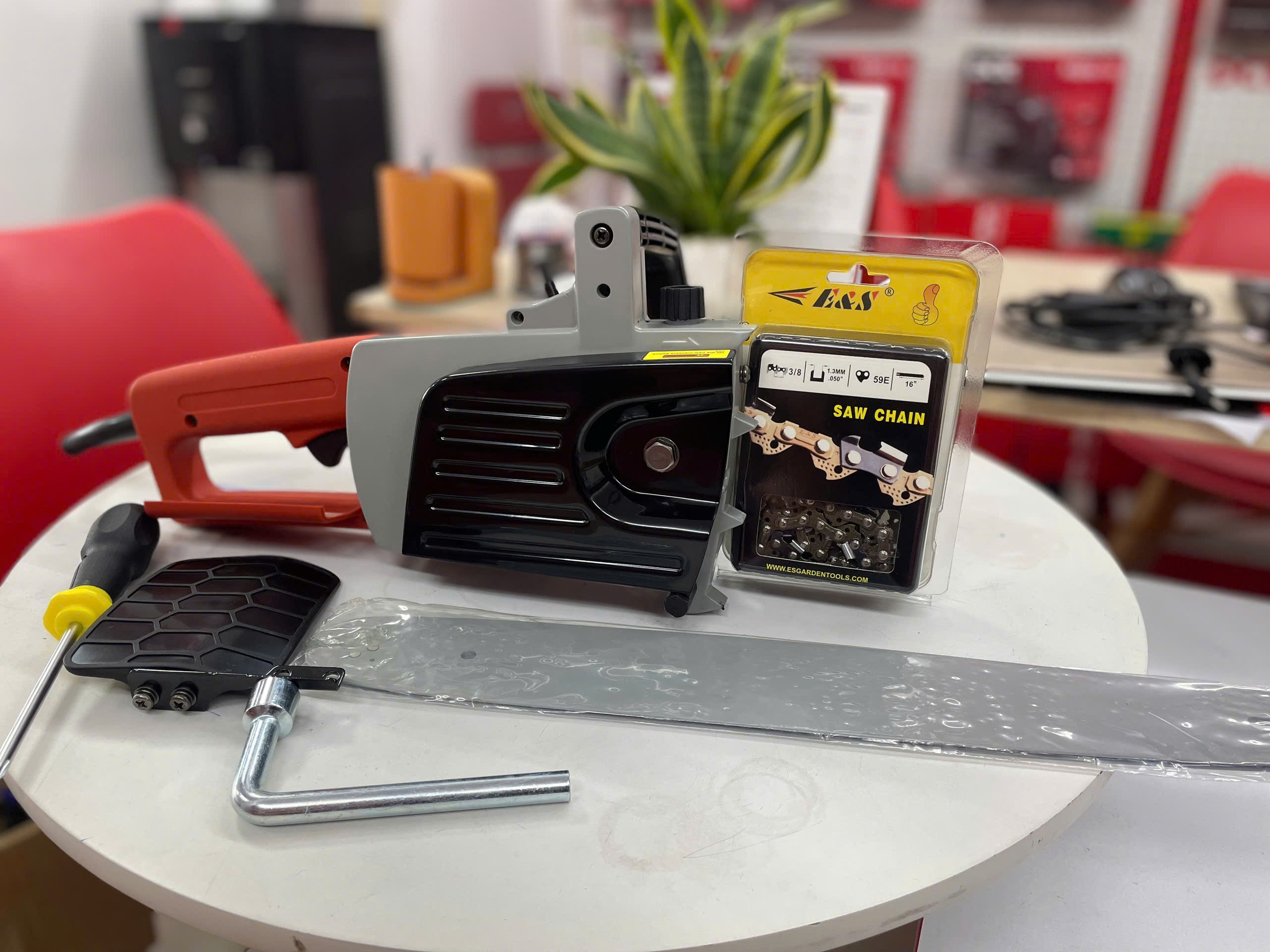 Máy cưa xích chạy điện DCK KML405S Máy cưa xích chạy điện DCK KML405S