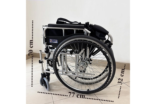 Xe lăn tay tiêu chuẩn