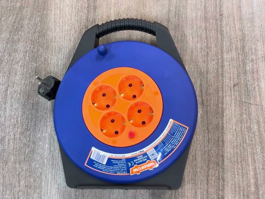 Ổ cắm tròn dây rút 10m Wadfow WEJ8375