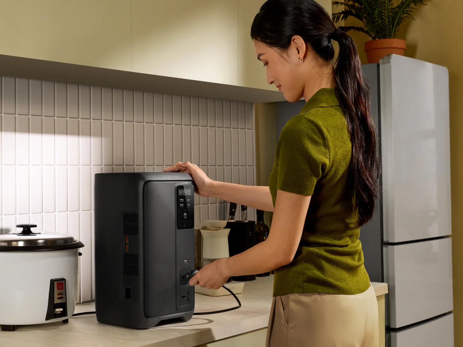 Bộ cung cấp nguồn điện liên tục Delta 3 AIR 2000 SKU: EFD3A2000