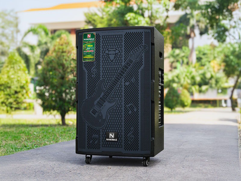 Công suất 650W – Khuấy động mọi cuộc vui Loa kéo Nanomax SK-16Q2