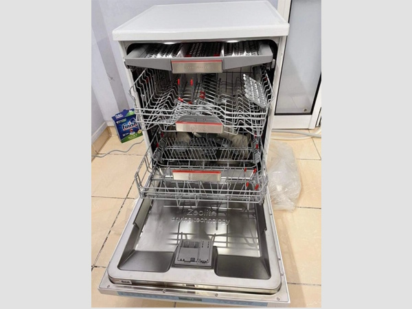Máy rửa bát Bosch  