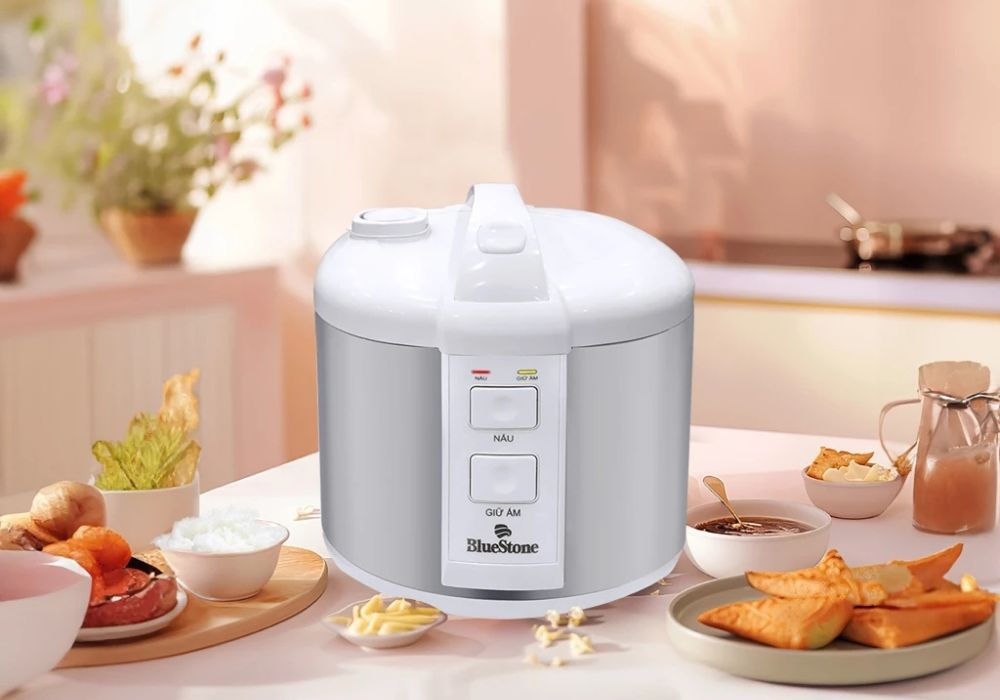 Nồi cơm điện nắp gài BlueStone RCB-5539 1.8 lít 700W