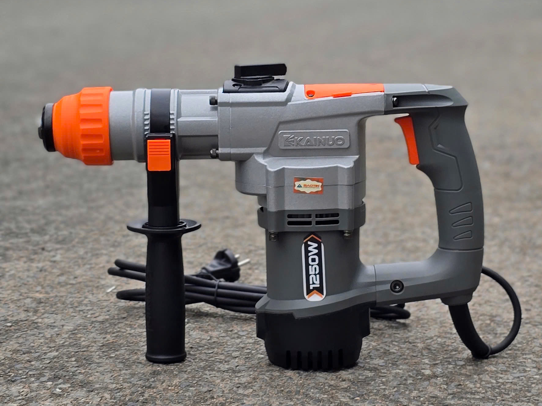 Máy khoan bê tông 