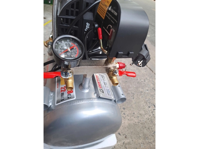 Máy nén khí không dầu  